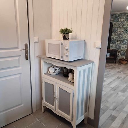 Chalet Dans La Foret....Adorable 1 Bedroom Chalet Surrounded By Woodland Pressignac エクステリア 写真